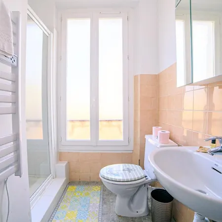Apartment Guestready - Bright And Beautiful Flat, 15 Mins From Palais & Croisette Cannes